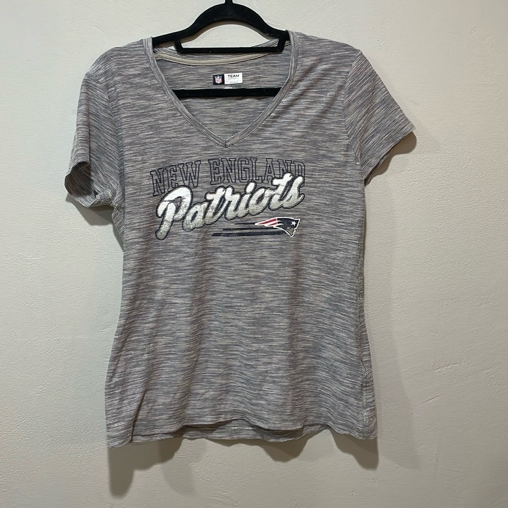 NFL Team Apparel Patriots New England Football Women’s t-shirt size large